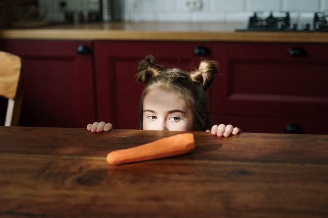 40710-meisje-wortel-groenten-pexels-3972183.jpg